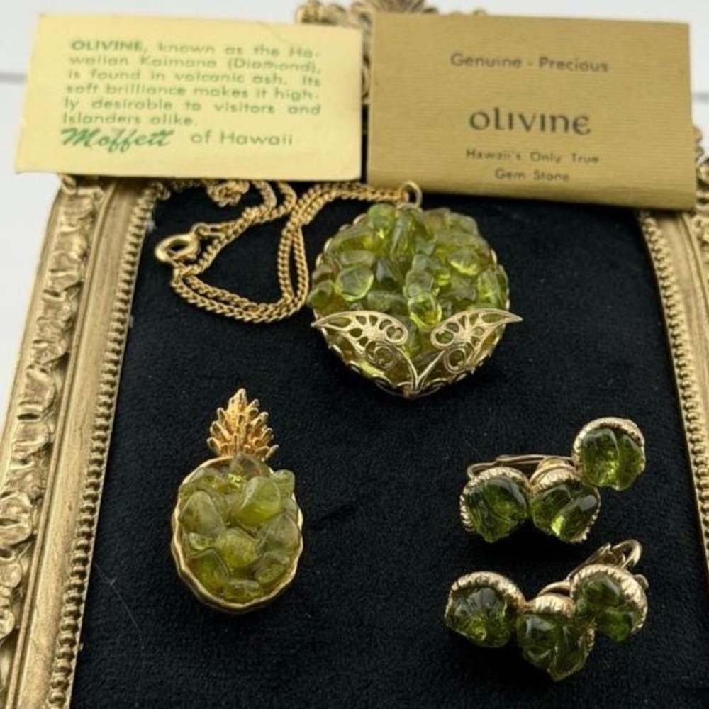 Vintage Hawaiian Olivine Brooch Necklace Earring Set Pineapple Fruit Variety